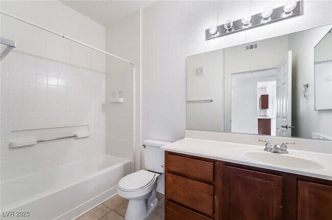 Building Photo - 2291 W Horizon Ridge Pkwy