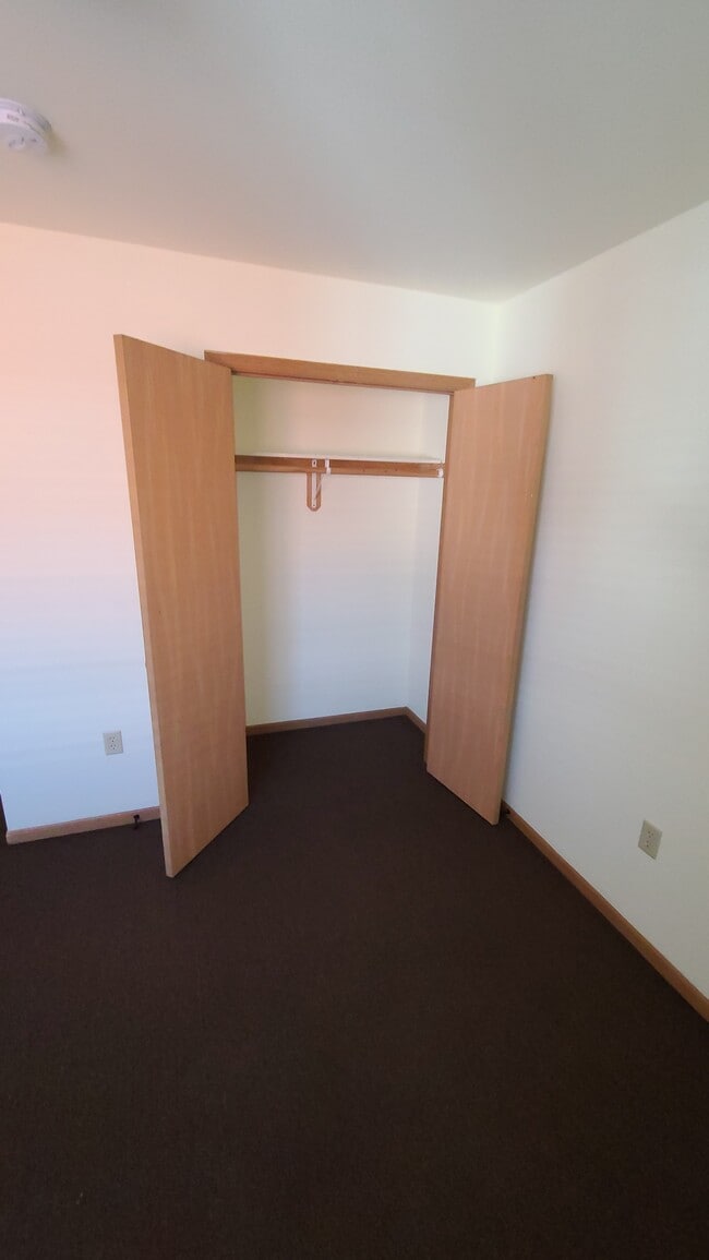 Closet - 5321 16th St