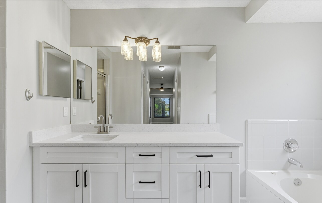 Building Photo - 11356 Sutton Lakes Ct