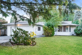 Building Photo - 2134 Hemlock St SE