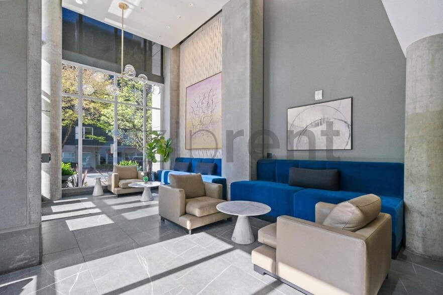 Building Photo - 81 Clay St