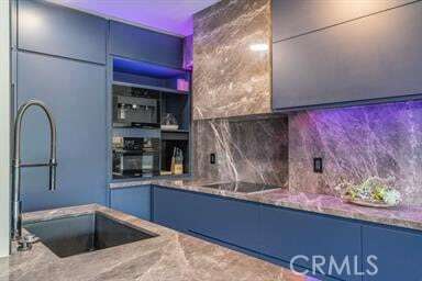 Building Photo - 838 N Doheny Dr