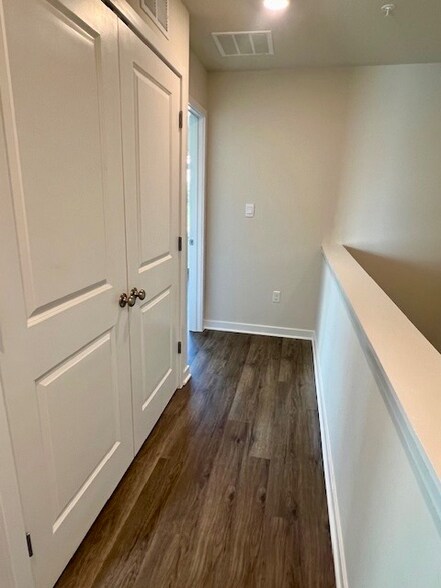 Building Photo - 7406 Calm Retreat Blvd