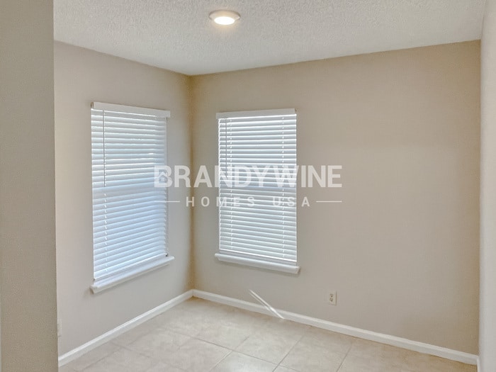 Building Photo - 13550 Valbuena Ct