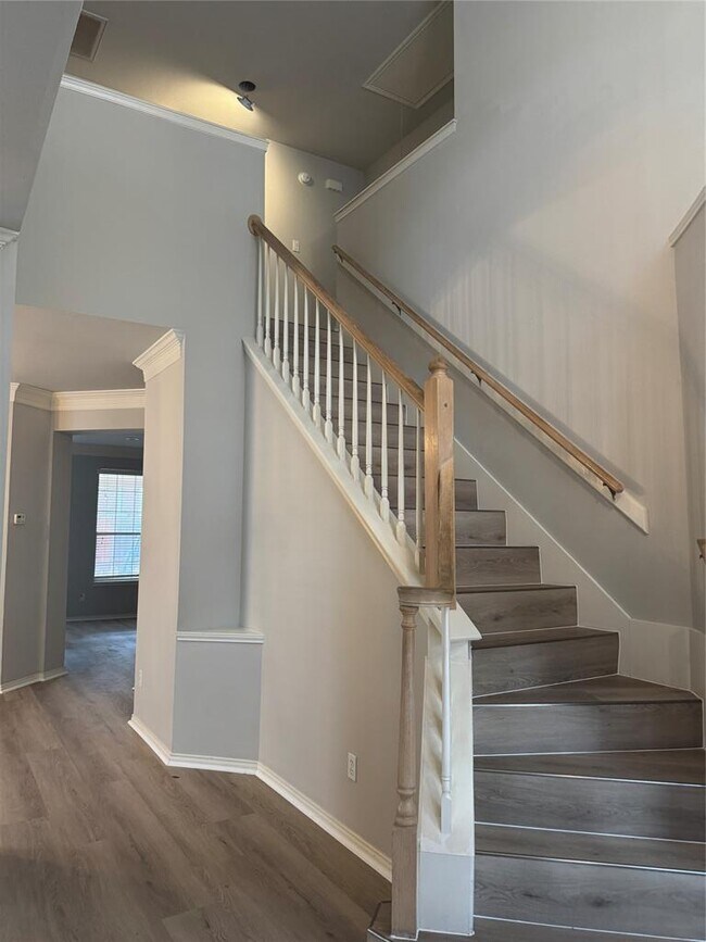 Building Photo - 602 Cloud Ct