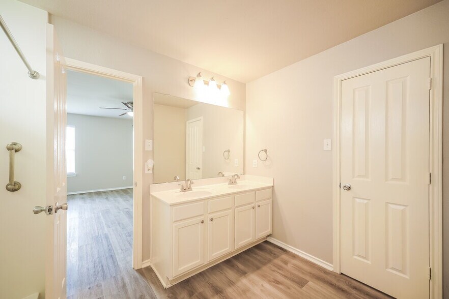 Building Photo - 3654 Archer Blvd