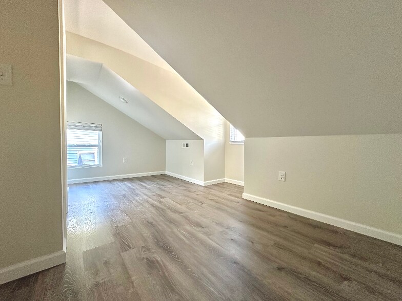 Building Photo - 604 Homeland Ave