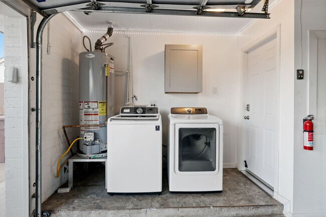 Building Photo - 8259 E Mulberry Ln