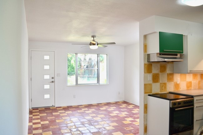 Building Photo - 1274 36th St