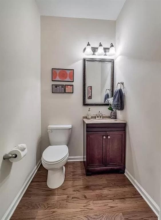 Building Photo - 2160 Greencrest Cir