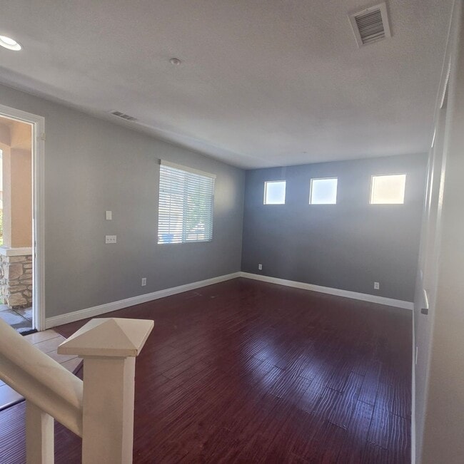 Building Photo - Save on Rent - Half Off Rent if move By No...