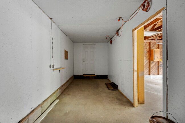 Building Photo - 1331 Phils Dr