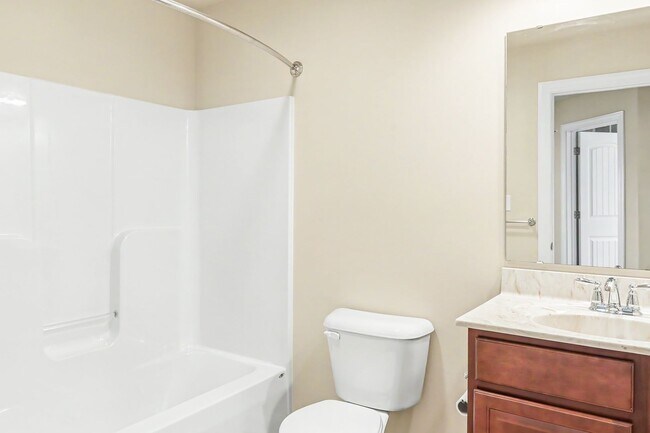 Building Photo - Three bedroom, 2.5 townhome in Mechanicsburg near Trindle Rd.