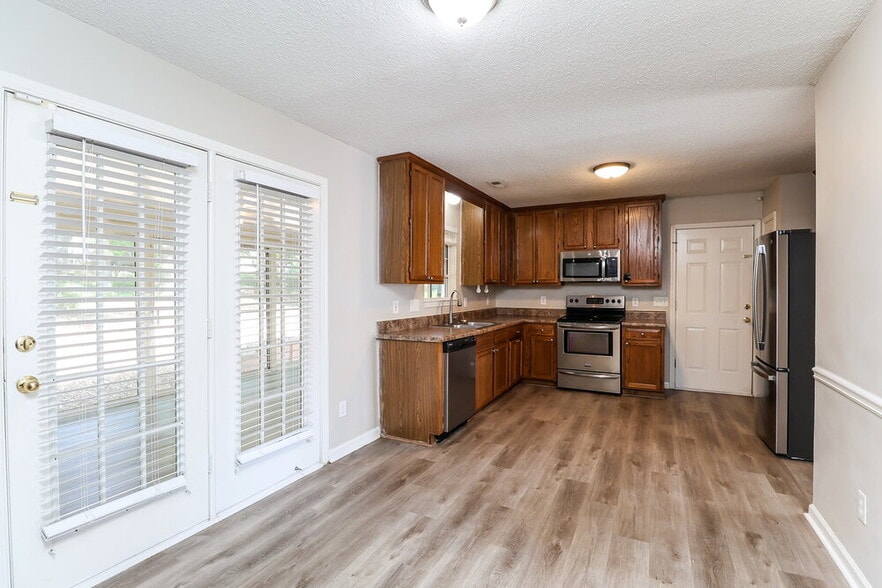 Building Photo - 8433 Woodford Bridge Dr