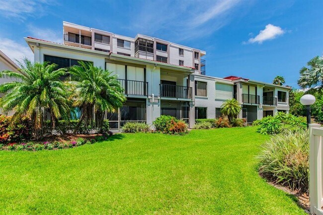 Building Photo - 6365 Bahia Del Mar Blvd S