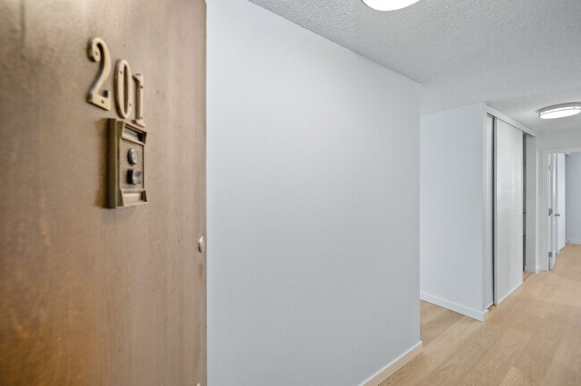 Interior Photo - 11520 Greenwood Ave N