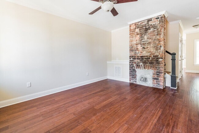 Building Photo - Stunning 2 Bedroom in Churchill Coming soon!
