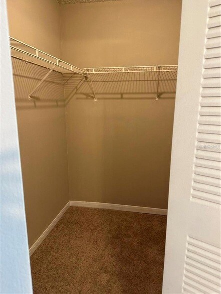 Building Photo - 2533 Grassy Point Dr