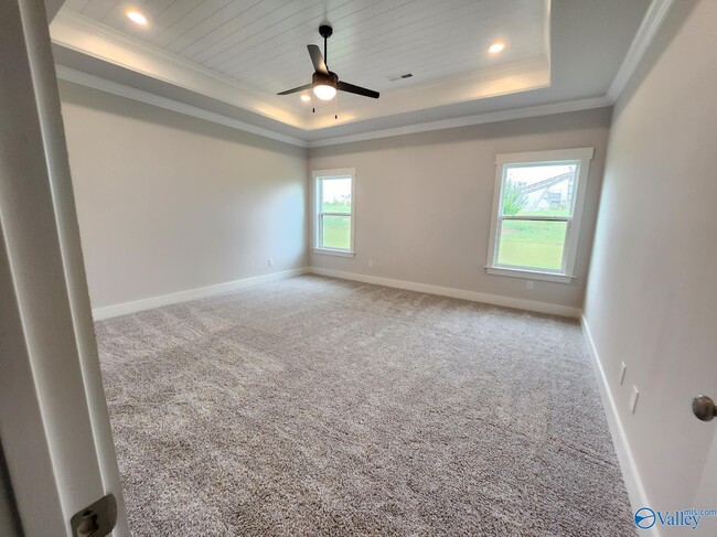 Building Photo - 137 Rugby Dr