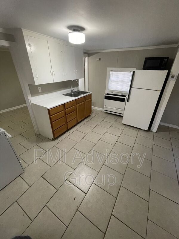 Building Photo - 308 Chestnut St