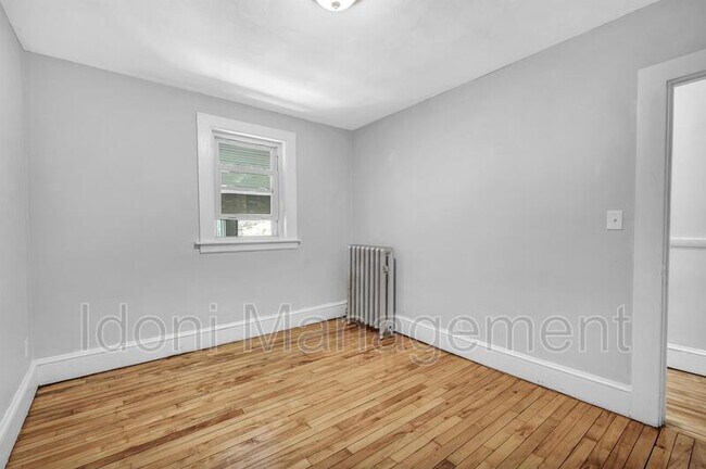 Building Photo - 12 Ridgefield St