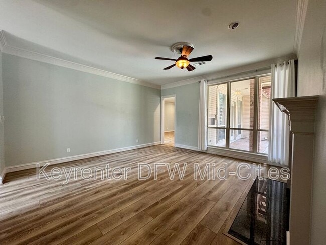 Building Photo - 2417 Creekside Cir S