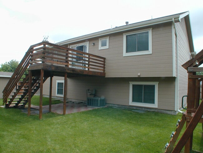 Building Photo - House For Lease