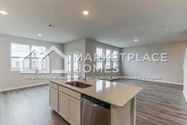 Building Photo - 7280 Scotlyn Wy