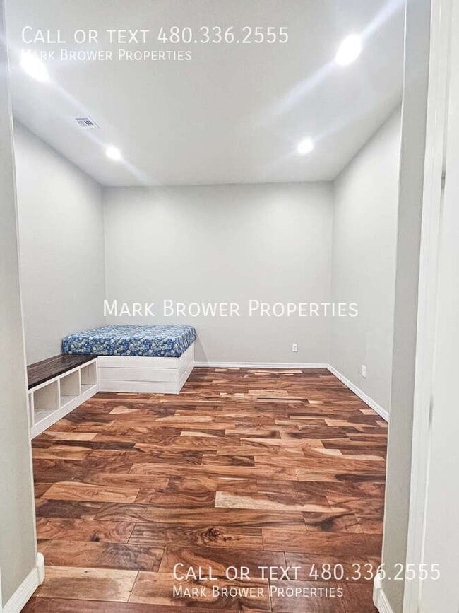 Building Photo - 3345 E Indigo St