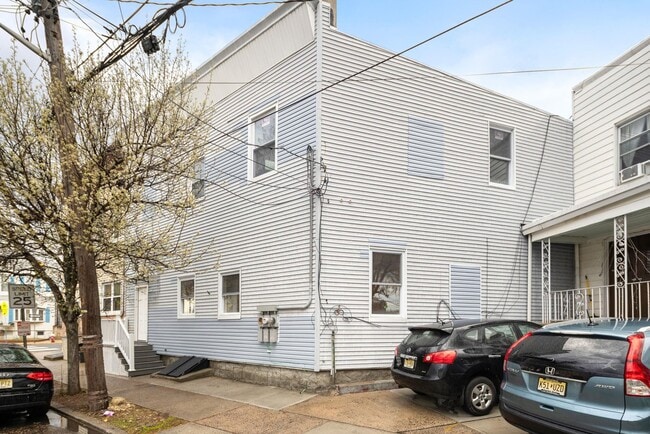 Primary Photo - 1016 Paterson Plank Rd