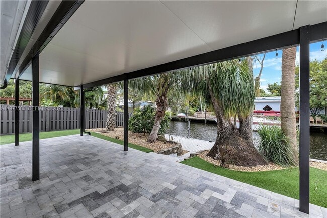 Building Photo - 1608 SW 5th Ct