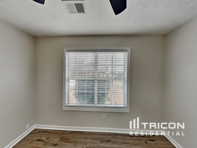 Building Photo - 605 Connors Path