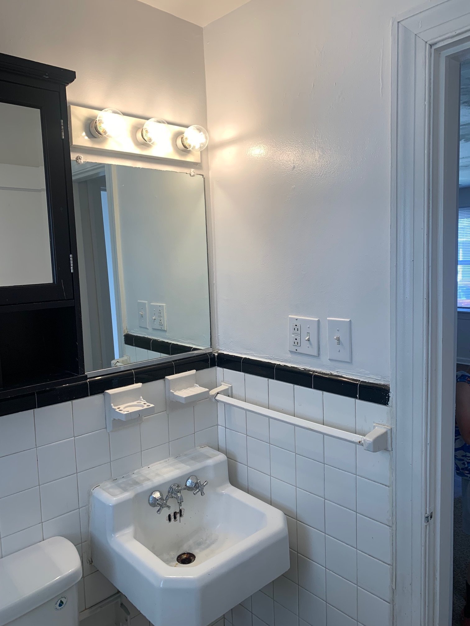 Building Photo - 9324 Phillip Ave