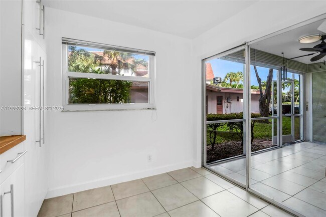 Building Photo - 8002 Lagos De Campo Blvd