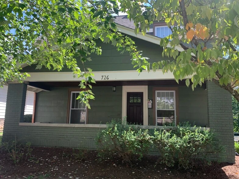 Primary Photo - 726 E Hunter Ave