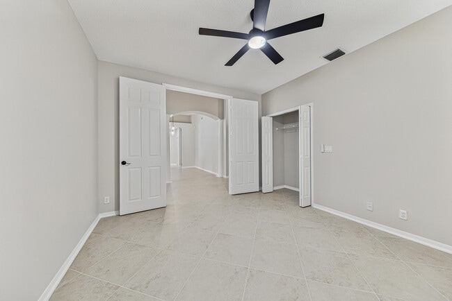 Building Photo - 12325 Cascades Pointe Dr