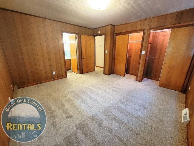 Building Photo - 3bd/2ba Ranch House Next to Watauga Medical Center