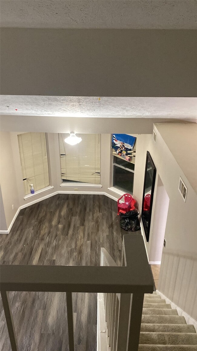 Building Photo - 11818 Plumbrook Dr