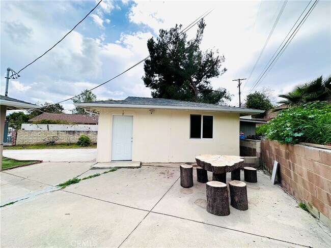 Building Photo - 11598 Cranston Ave