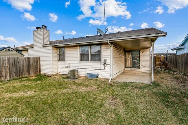 Building Photo - 3 br, 2 bath House - 9419 E Bluestem St