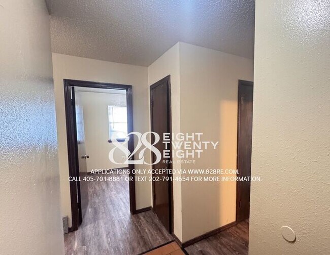 Building Photo - $200 OFF 1st MONTH'S RENT! 3 BED/2 BATH SINGLE FAMILY HOME IN MWC!