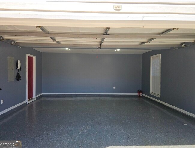 Building Photo - 185 Rock Hill Dr