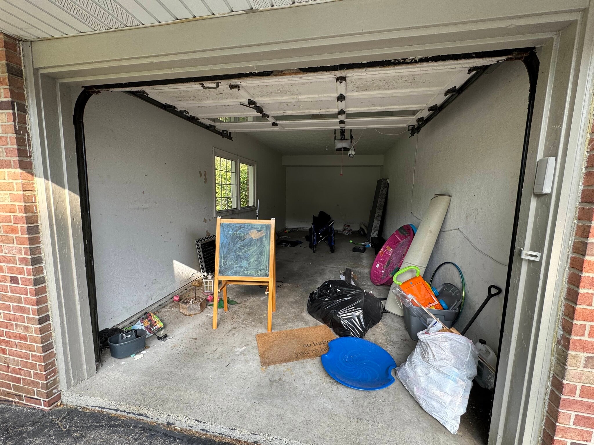 Garage - 1500 Woodside Dr