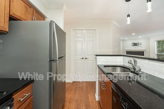 Building Photo - 2516 Cranbrook Ln