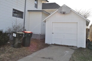 Building Photo - 701 3rd St NW