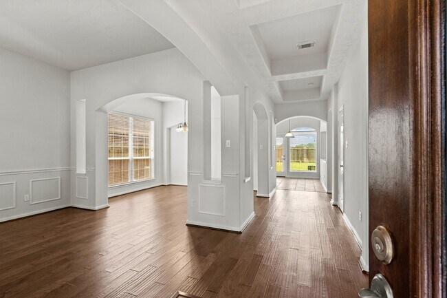 Building Photo - 4030 Chestnut Bend