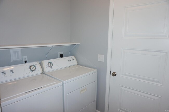 Building Photo - 6227 Becker Dr