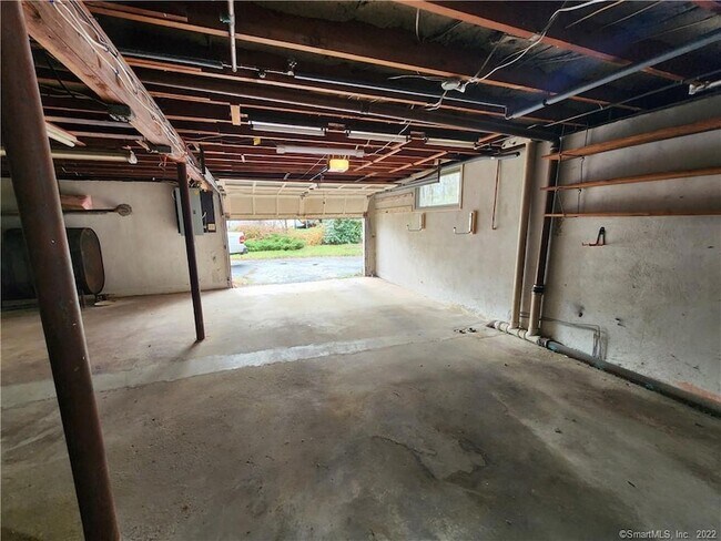 Building Photo - 24 Savi Ave