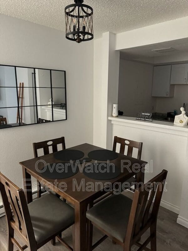 Building Photo - 4620 Reka Dr