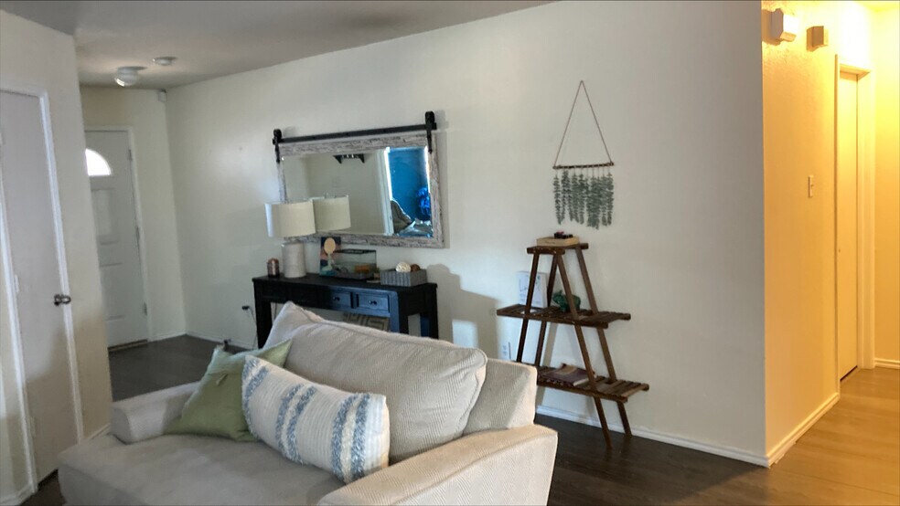 Building Photo - 5044 River Rock Blvd